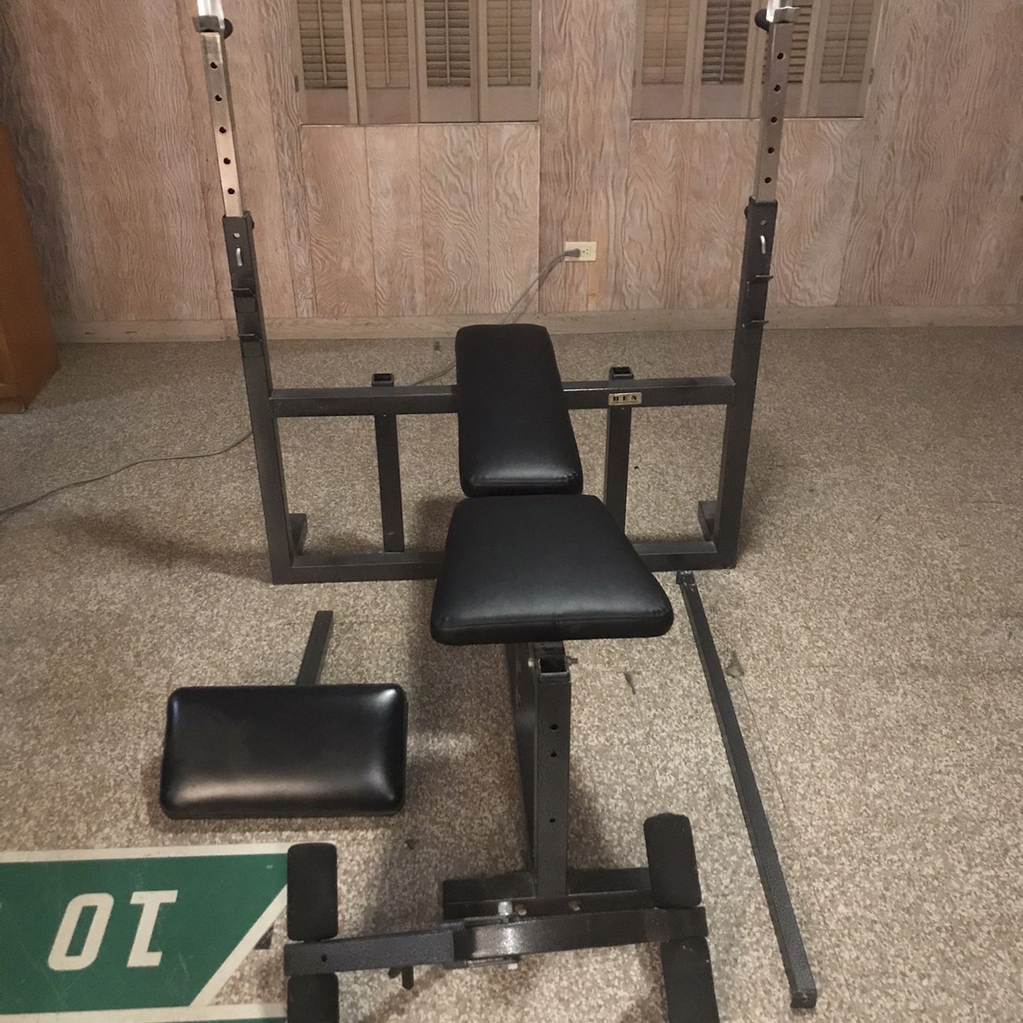 Professional Grade Weight Bench