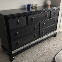 7-drawer Black Glam Dresser 