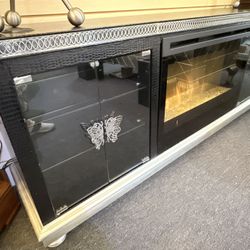 AICO By Michael Amini HOLLYWOOD SWANK Media Console With Firebox Insert-Black Iguana - NY