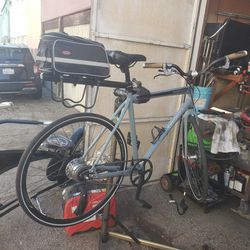 Trex Soho Commuter Bike ( super clean)