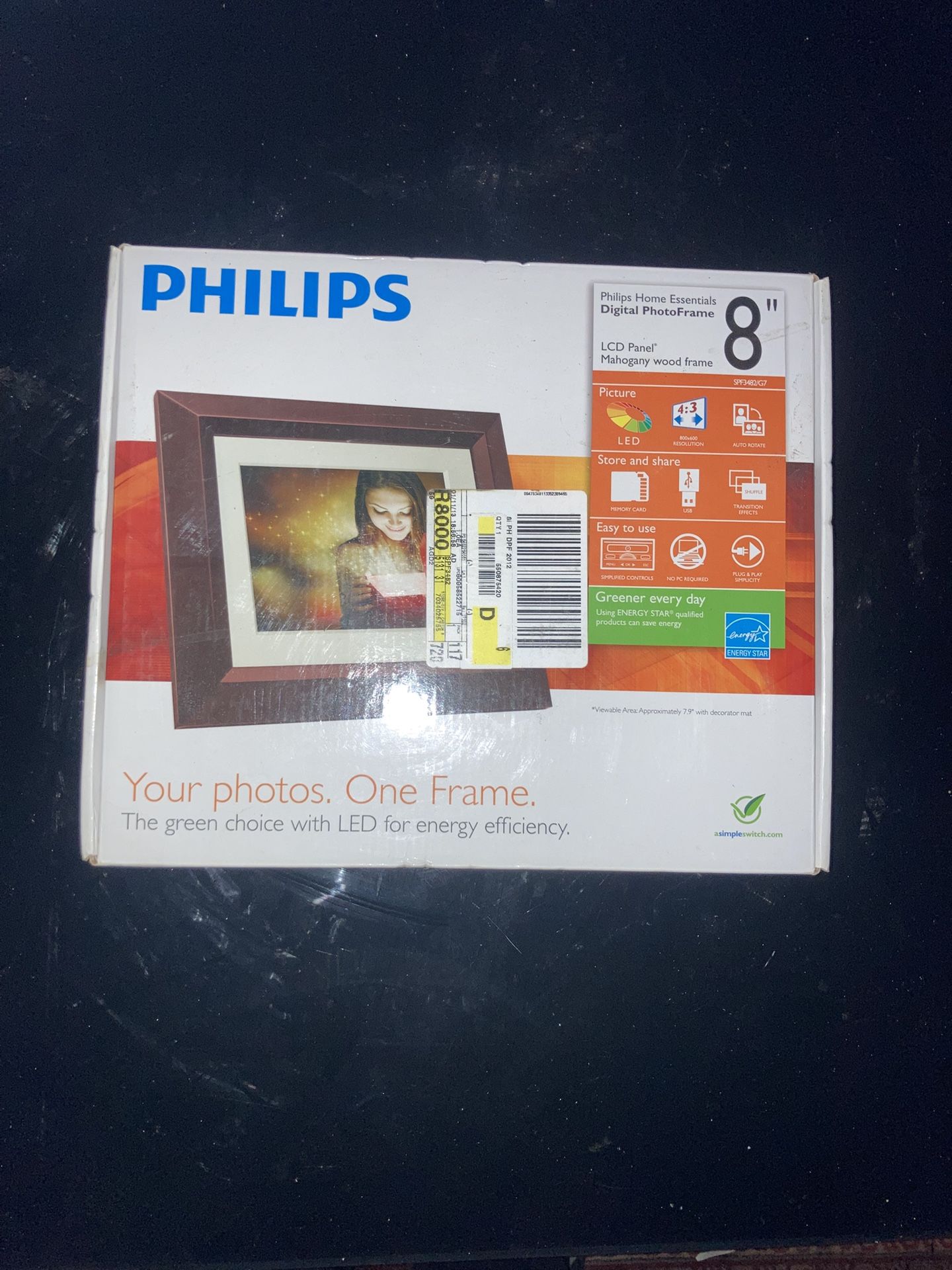 Philips Home Essentials 8 inch Digital Photo Frame