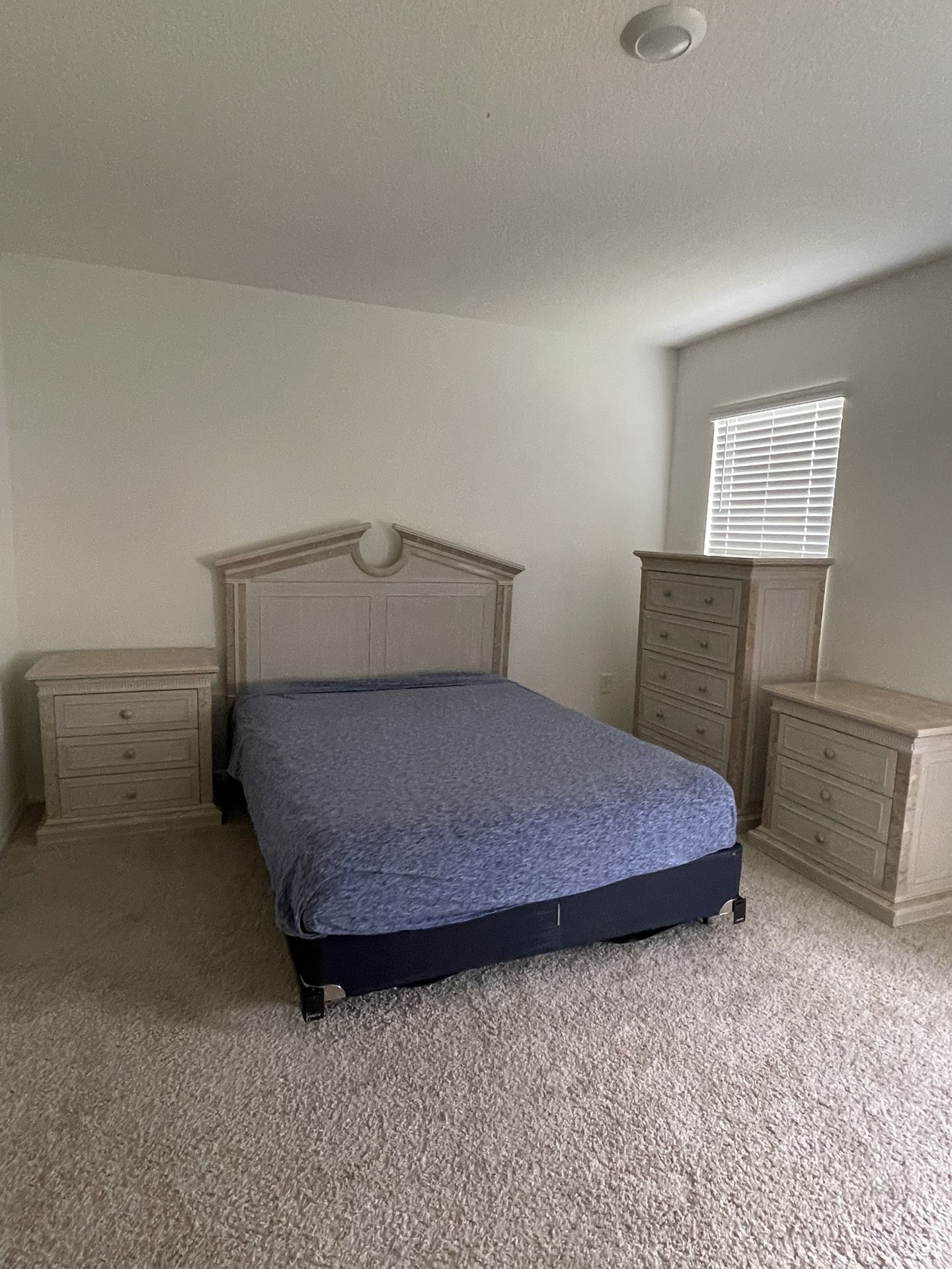Queen Bedroom Set