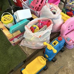Lots Of Toys 