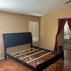 Cal King Bed set $200 Must Be Picked Up Today 10/14