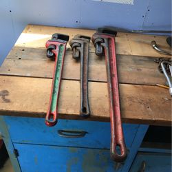 Pipe wrench Set great condition 