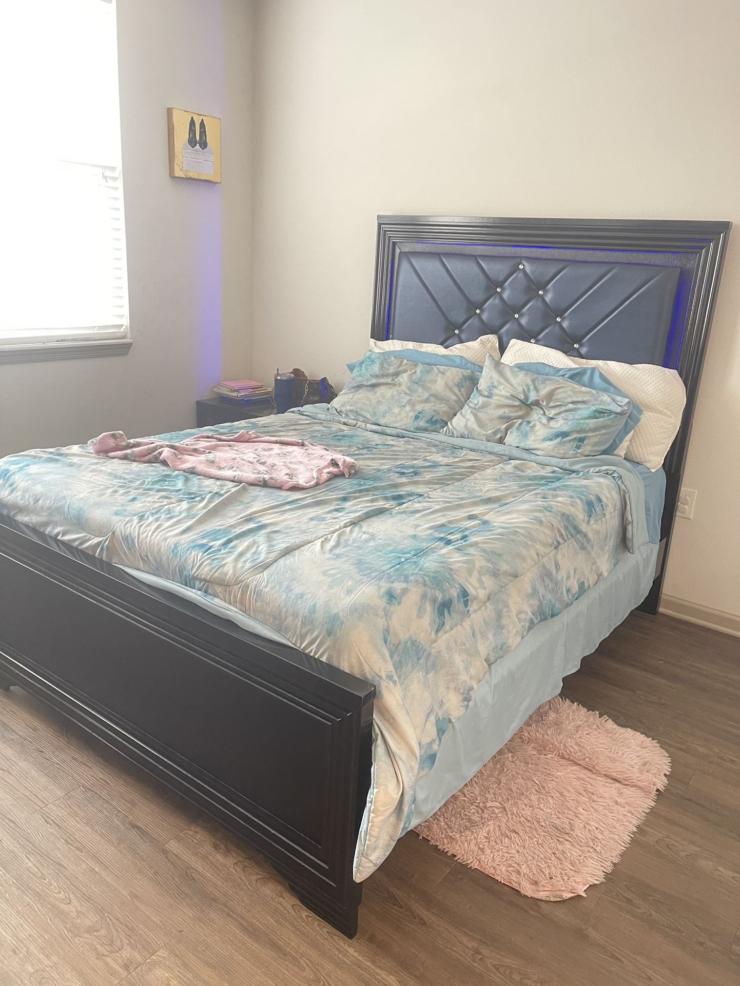 Queen Size Bed set With Headboard Lights