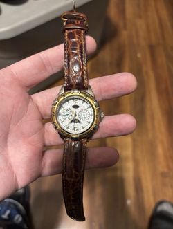Guess Multi-functional Moon Phase Watch Vintage
