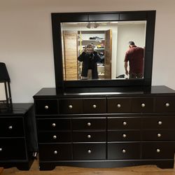 Drawer With Mirror And Night Stand 