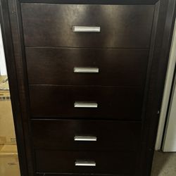 Dresser With Chester drawer 