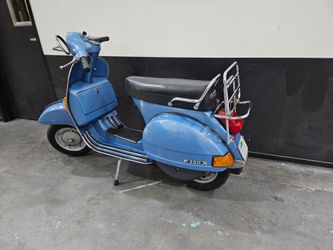 Classic Piaggio Vespa P150X (VLX1T)