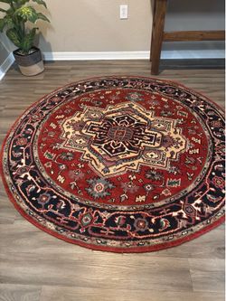 This piece from the Marcella Fine Rugs Oak Royal Serapi