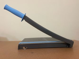 Paper cutter