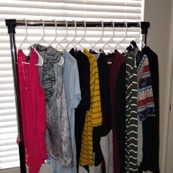 Reseller Women's Mixed Sizes Top Bundle/ Lot 10 pieces