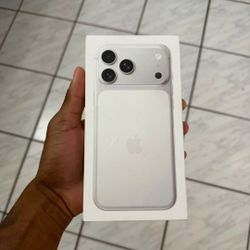 Apple iPhone 17 pro 256gb unlocked new sealed 