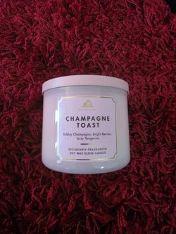 Bath and Body Works candle Champange Toast