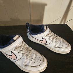 Girls NIKE Sneakers SIZE 1.5