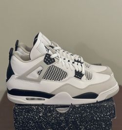 Military grey Jordan 4