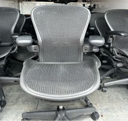 Herman Miller Aeron Chair – Fully Loaded – Good Condition.