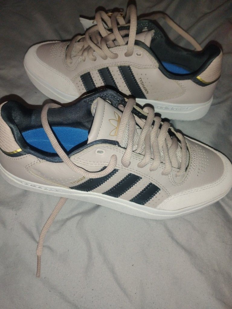Adidas..Brand New.... Size 6.5