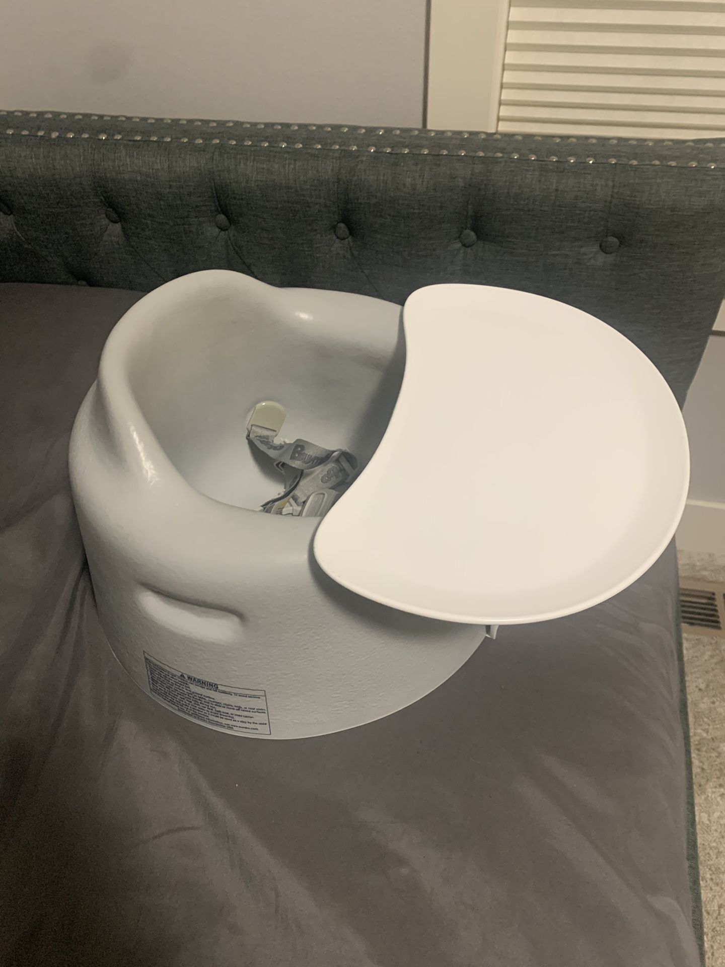 Bumbo with tray