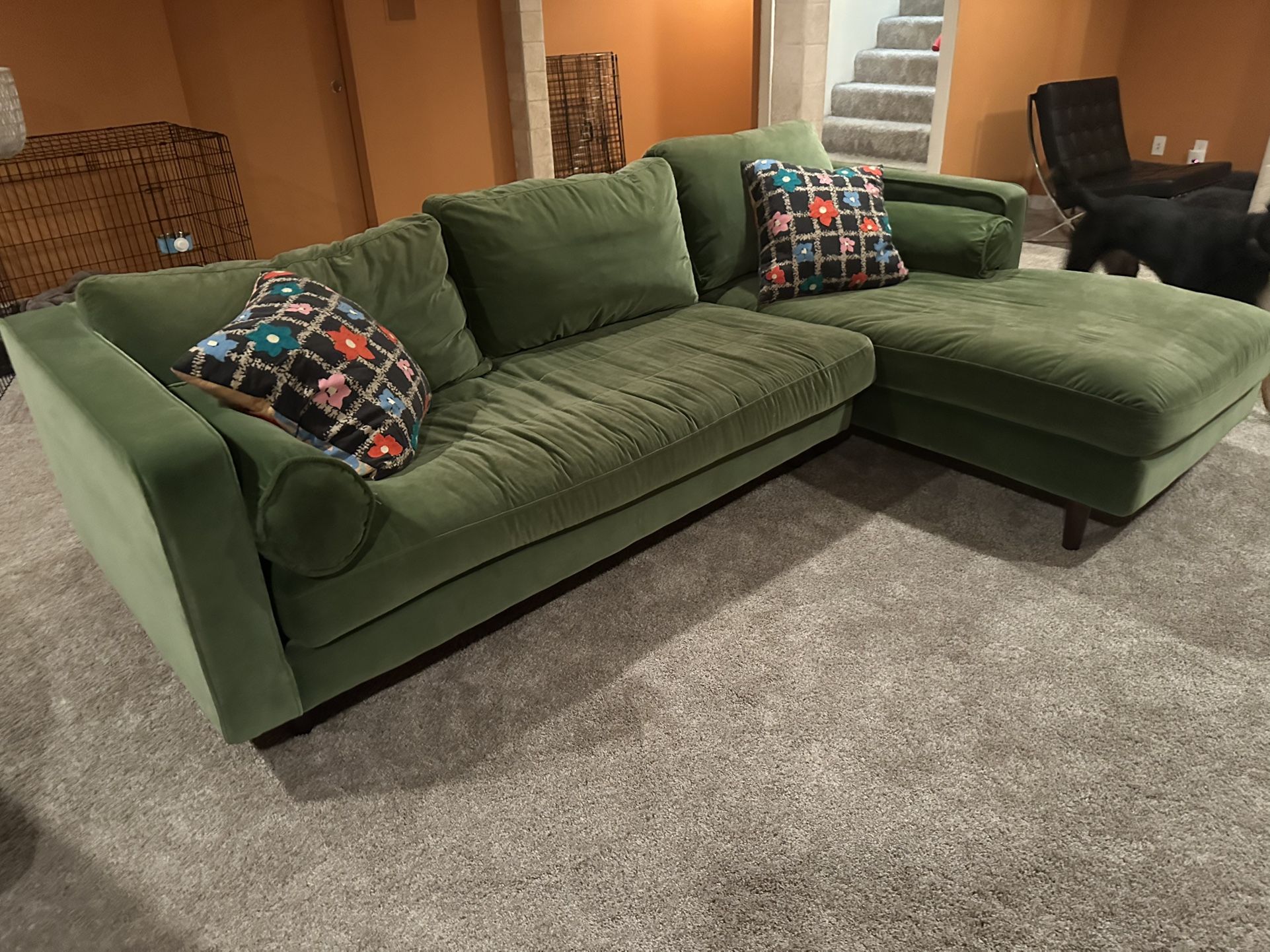 Article Sven Sectional
