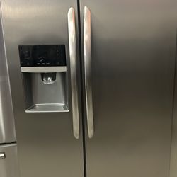 Gorgeous Stainless Side By Side Refrigerator 