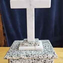 Crematorial Urn, Catholic Theme