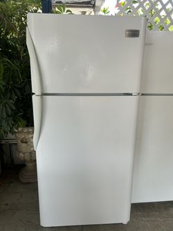 Frigidaire Refrigerator 