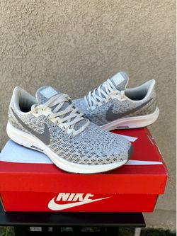 Nike women’s 8 Pegasus