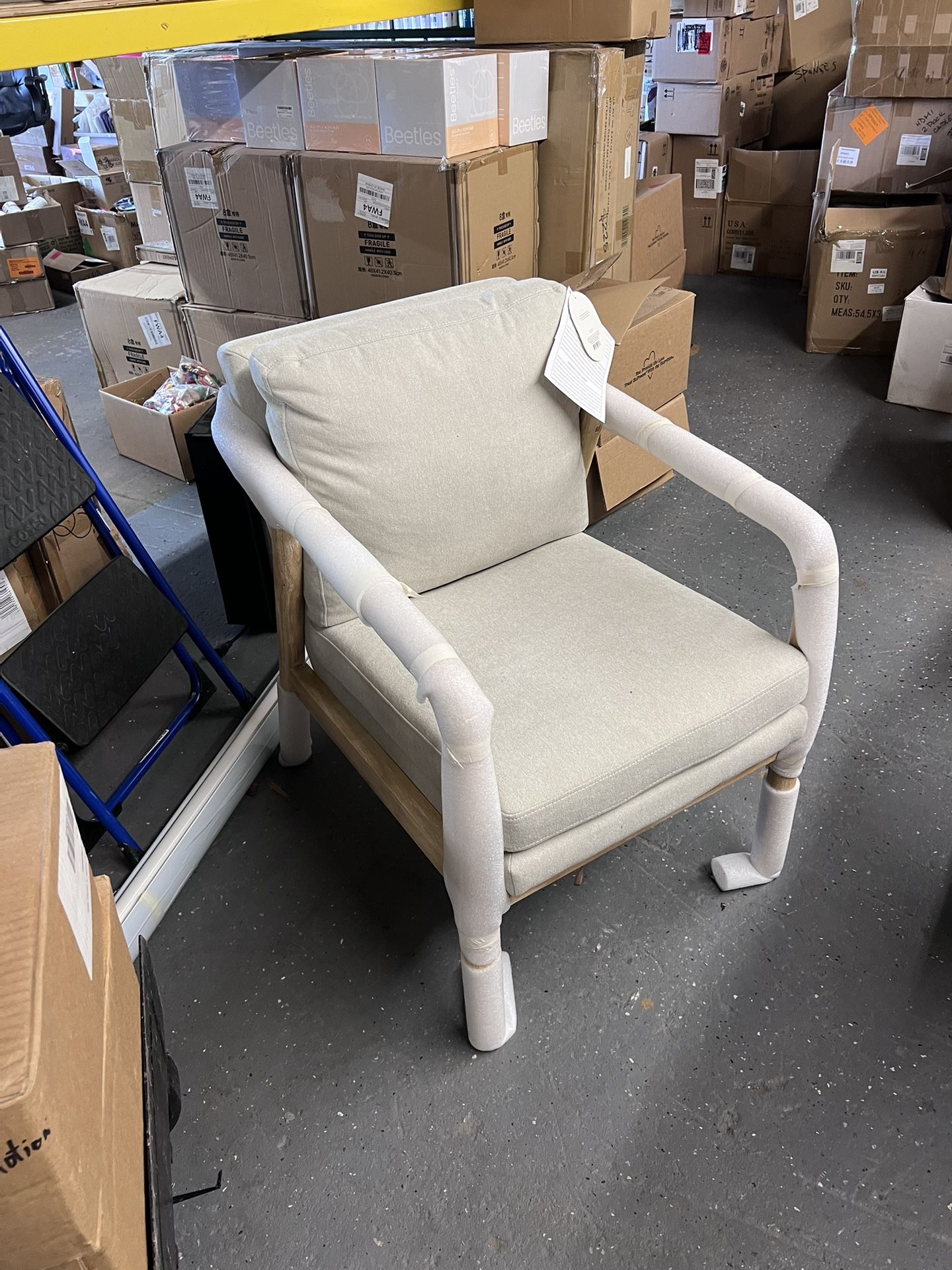 New Modern Accent Chair See Pictures For Dimensions 