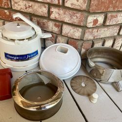 Omega Model 1000 Juicer