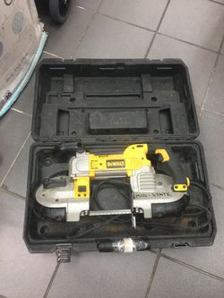 DEWALT 10 amp deep cut band saw with case