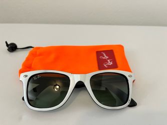 Ray-Ban Women’s Wayfarer Sunglasses