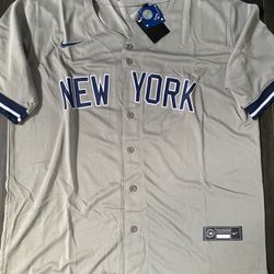 Yankees “The Captain” Jeter Jersey 
