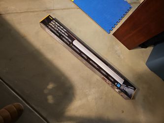 4 Koda Led Linkable Shop Lights With Motion Sensor and Remote