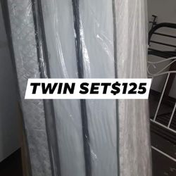 Twin Set 