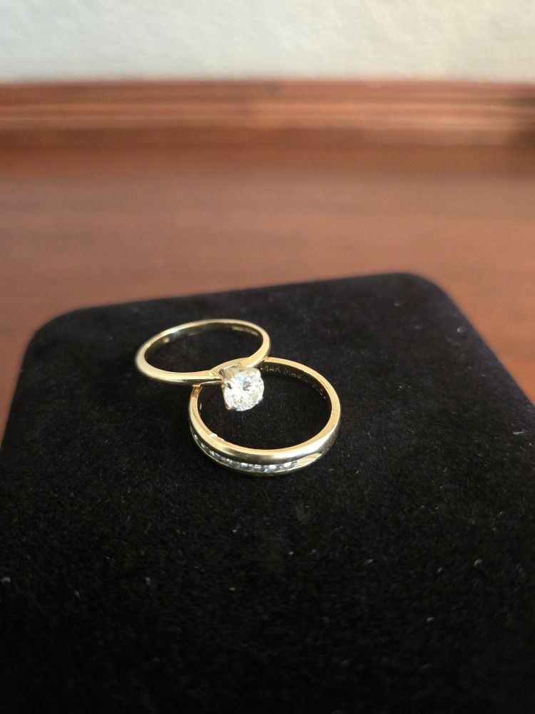 Solitaire diamond wedding ring and wedding band