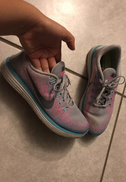 Women’s nikes size 10.5