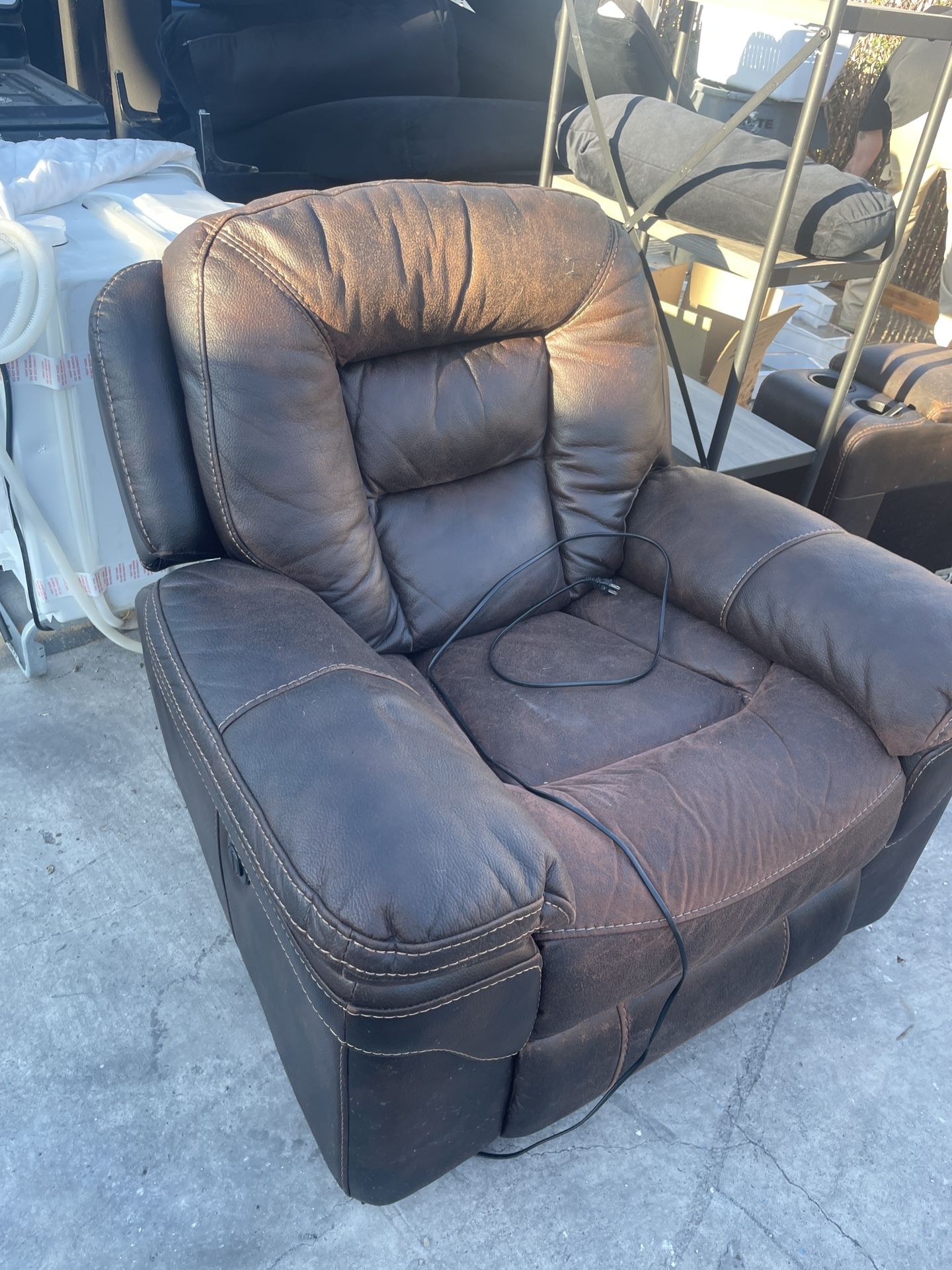 Electrical Chair Recliner for Sale in San Diego, CA - OfferUp