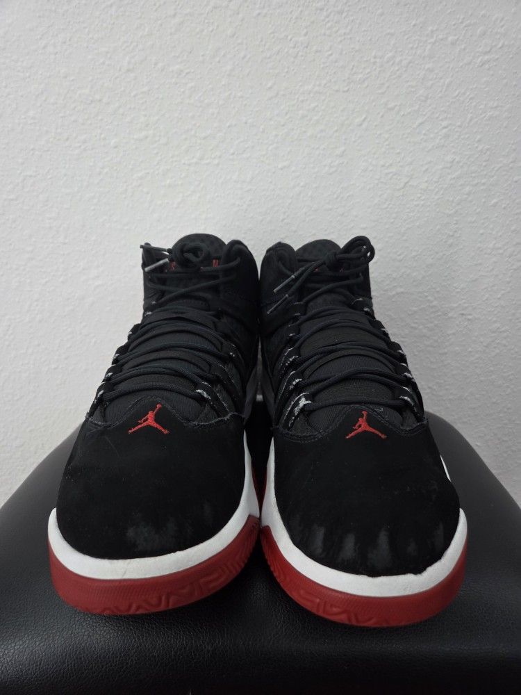 Nike Jordan Max Aura Black and Red Size 15