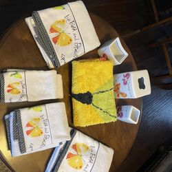 Kathy Davis Bathroom Set