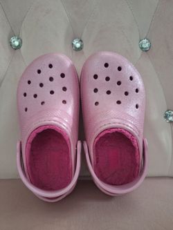 Girls crocs