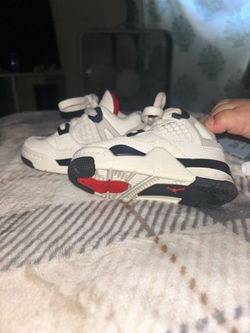 Jordan’s retro 4 size (5c)