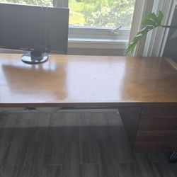 Free Large Hard Wood Desk very sturdy 