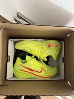 Nike Men’s Basetball GT Cut 1 Eybl Volt Green BRAND NEW MISSING BOX LID
