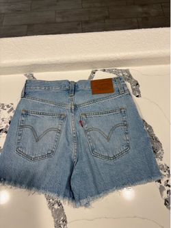 Levi’s ribcage shorts size 25 like new