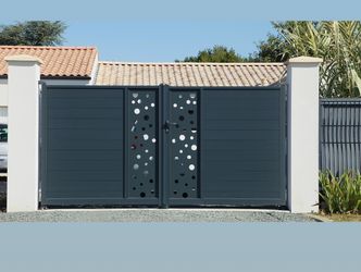 Aluminum Gate Door