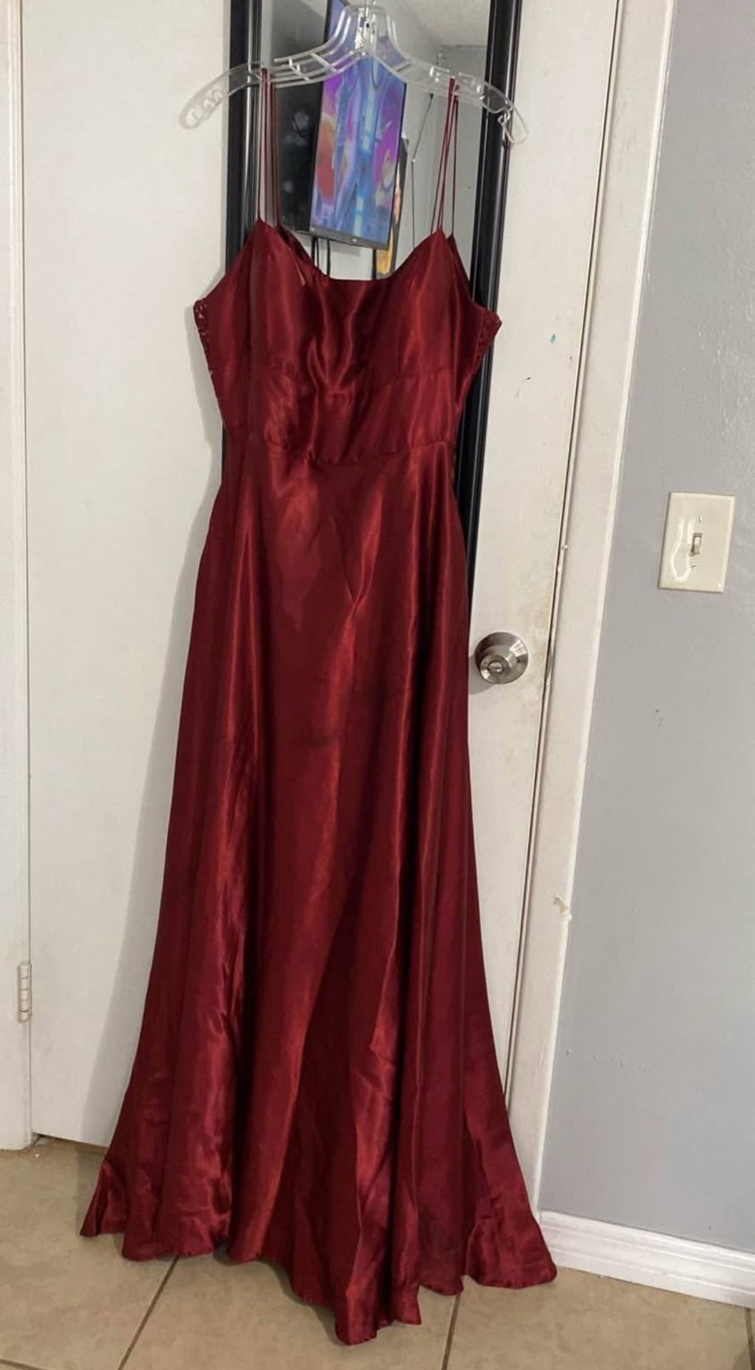 Windsor prom dress XL burgundy worn once nothing wrong with it
