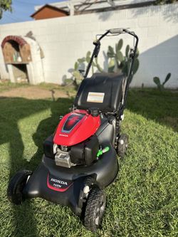 Lawnmower Honda HRN216 Gas Lawn Mower Semi Commercial