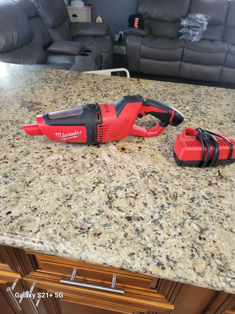 Milwaukee 12v Vacc
